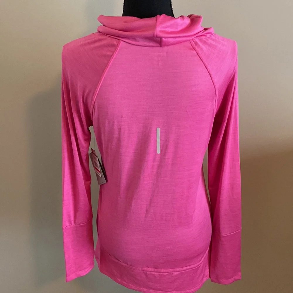 NWT- Pink Reebok runners top.  Barbiecore Vibes!  Slim Fit. Women’s size S. - Picture 6 of 14